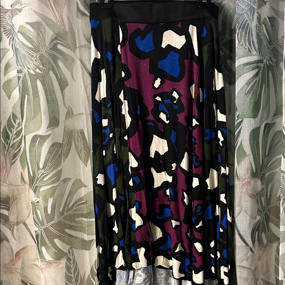 Vibrant High Low Skirt with Abstract Design